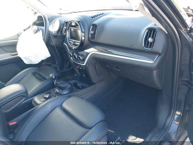 2017 MINI COUNTRYMAN WMZYT5C36H3B67215 Photo 4