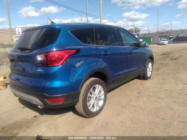 Ford ESCAPE SE 2019 1FMCU9GD7KUB24191 Image 4