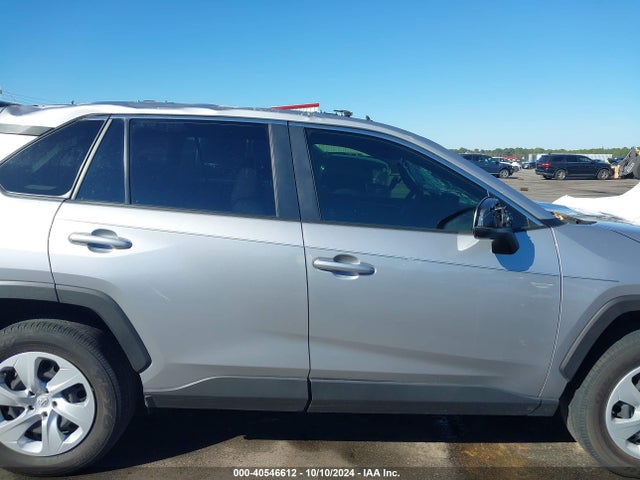 Toyota RAV4 LE 2019 JTMH1RFV6KD517323 Image 13