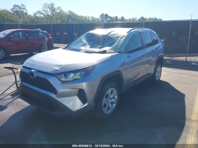 Toyota RAV4 LE 2019 JTMH1RFV6KD517323 Image 2