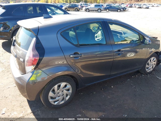 Toyota Prius C Two 2015 JTDKDTB33F1094609 Image 13