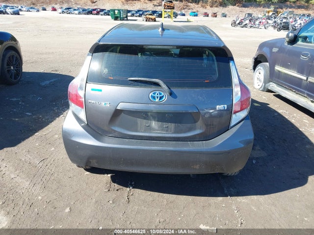 Toyota Prius C Two 2015 JTDKDTB33F1094609 Image 16