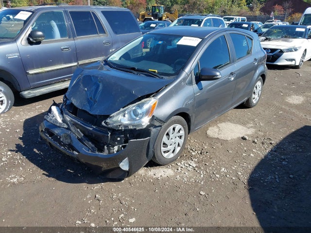JTDKDTB33F1094609 Toyota Prius C Two