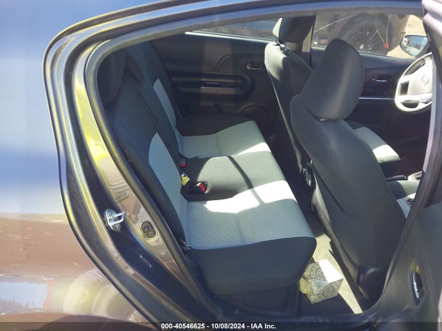 Toyota Prius C Two 2015 JTDKDTB33F1094609 Image 8