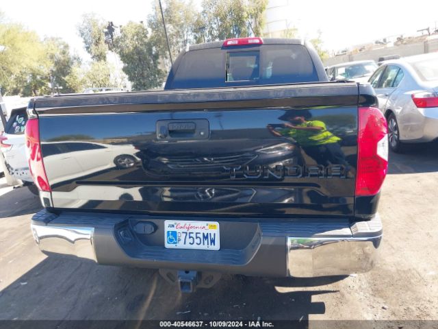 5TFUY5F18JX700736 Toyota Tundra Sr5 5.7l V8
