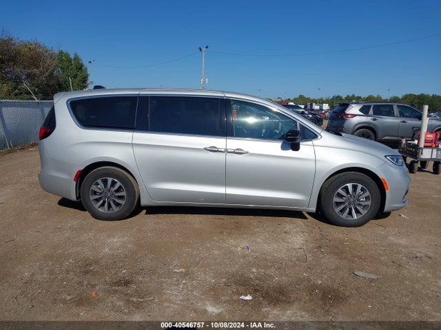 Chrysler Pacifica Hybrid Select 2024 2C4RC1S71RR134355 Image 13