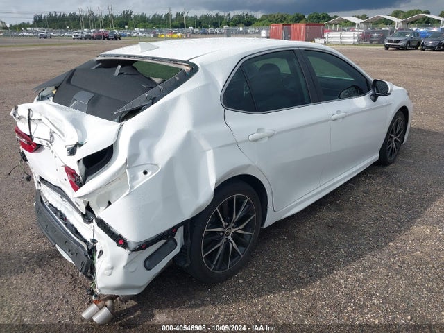 4T1G11AK4NU632559 Toyota CAMRY SE