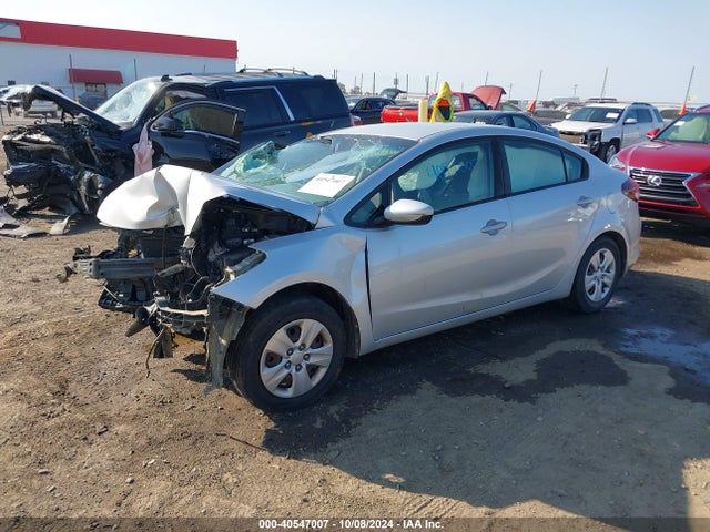 KIA FORTE LX 2018 3KPFL4A76JE271139 Image 2