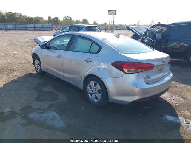KIA FORTE LX 2018 3KPFL4A76JE271139 Image 3