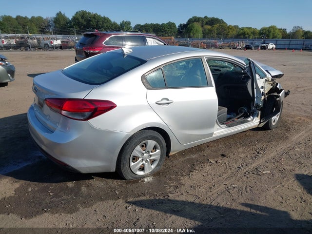 KIA FORTE LX 2018 3KPFL4A76JE271139 Image 4