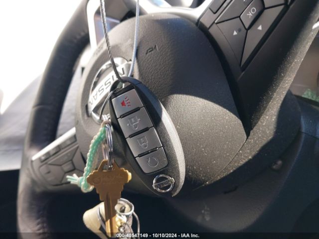 JN1BJ1CR0HW144407 Nissan Rogue Sport Sv