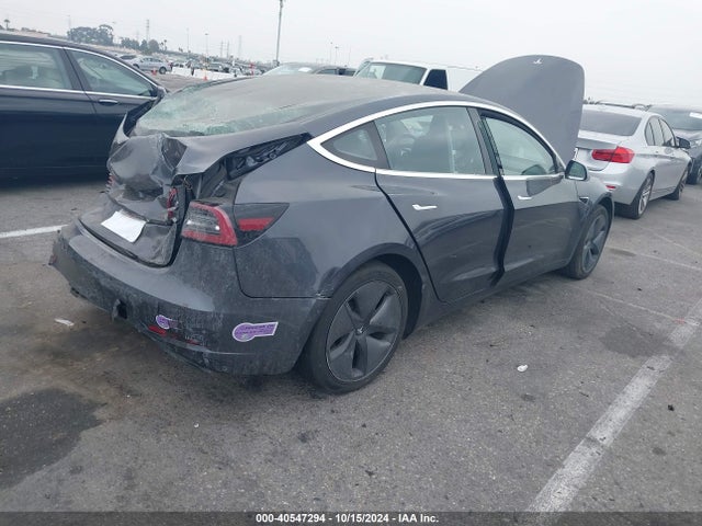 2018 TESLA MODEL 3 5YJ3E1EA8JF123909 Photo 3