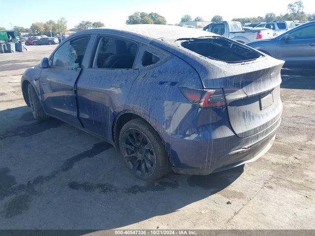 2022 TESLA MODEL Y 7SAYGDEE0NF481051 Photo 2