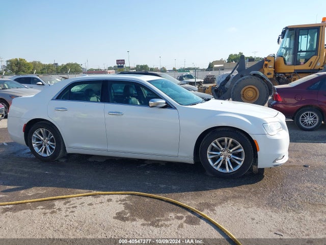 Chrysler 300C 2015 2C3CCAEG5FH773202 Image 13