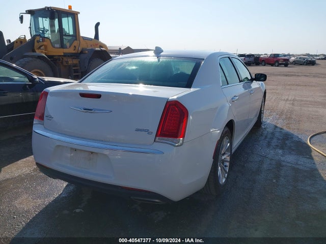 Chrysler 300C 2015 2C3CCAEG5FH773202 Image 4