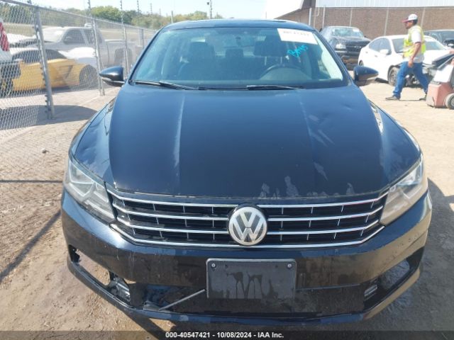 1VWBT7A39GC033702 Volkswagen Passat 1.8t Se
