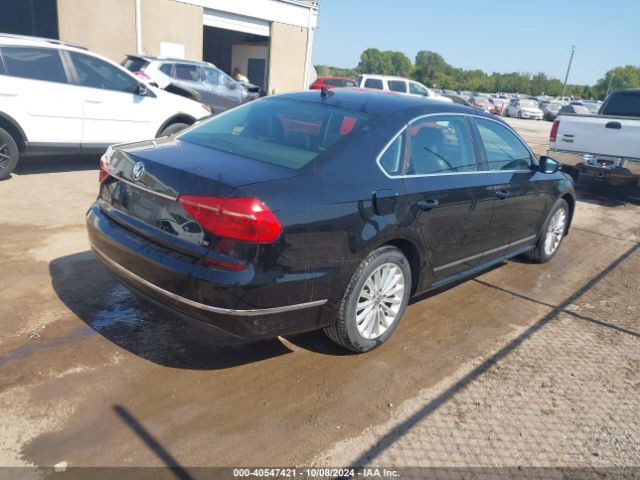 1VWBT7A39GC033702 Volkswagen Passat 1.8t Se