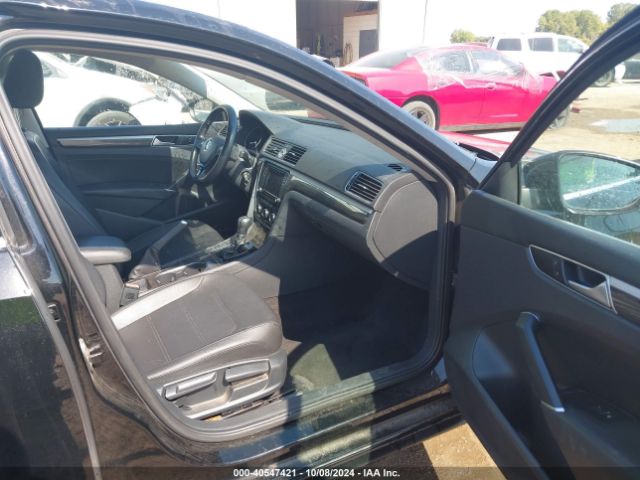 1VWBT7A39GC033702 Volkswagen Passat 1.8t Se
