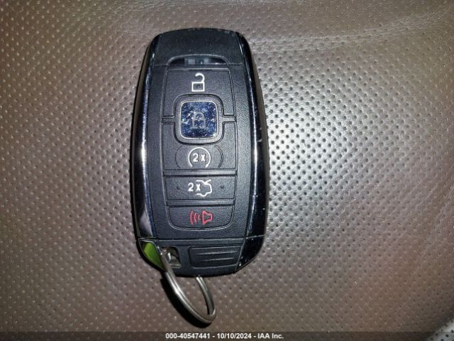 5LMCJ3D98HUL54737 Lincoln Mkc Reserve