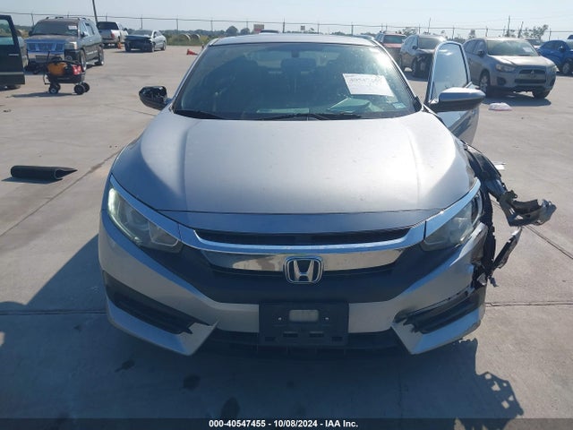Honda Civic Lx-p 2018 2HGFC4B04JH306364 Image 12