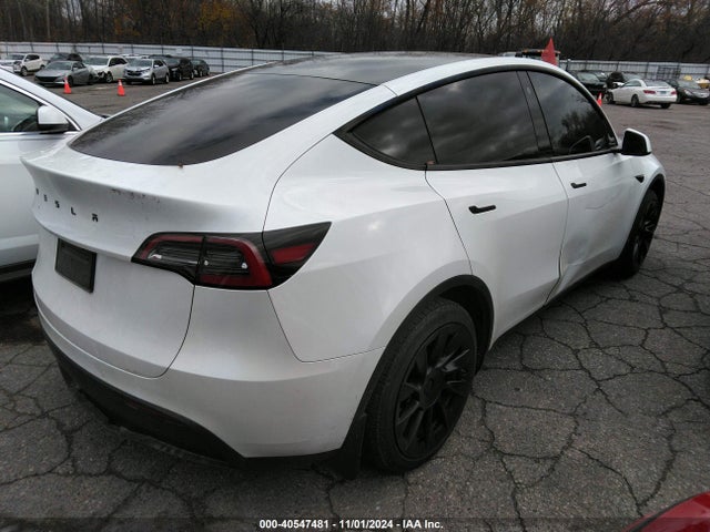 2021 TESLA MODEL Y 5YJYGDEEXMF257944 Photo 3