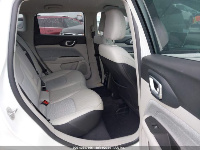 3C4NJCBB8NT228857 Jeep Compass Latitude Fwd