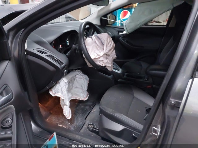 Ford FOCUS SE 2014 1FADP3K21EL420438 Image 5