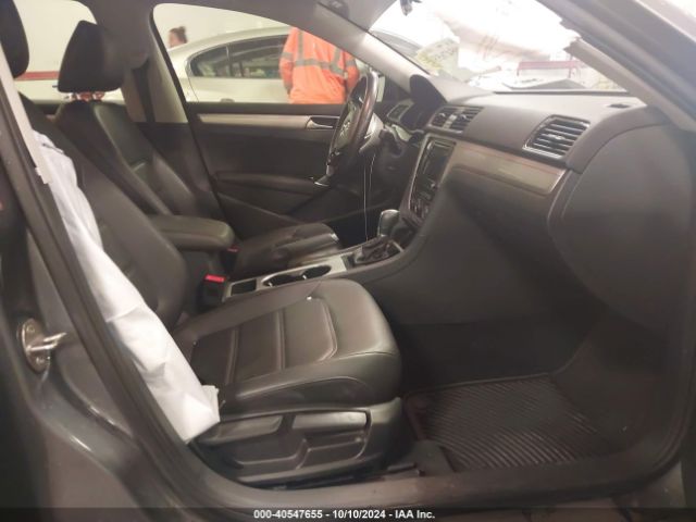 1VWLA7A34KC003722 Volkswagen Passat 2.0t Wolfsburg Edition