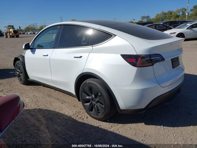 2024 TESLA MODEL Y 7SAYGDEE7RA311921 Photo 2