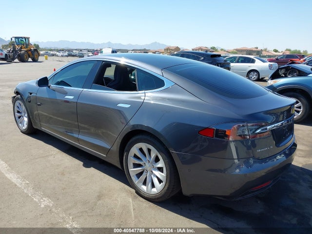 2016 TESLA MODEL S 5YJSA1E10GF152692 Photo 2