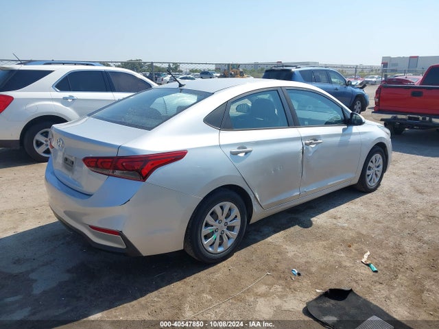 Hyundai ACCENT SE 2019 3KPC24A30KE063911 Image 4