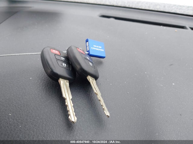 Toyota RAV4 LE 2017 JTMBFREV6HJ162592 Image 11