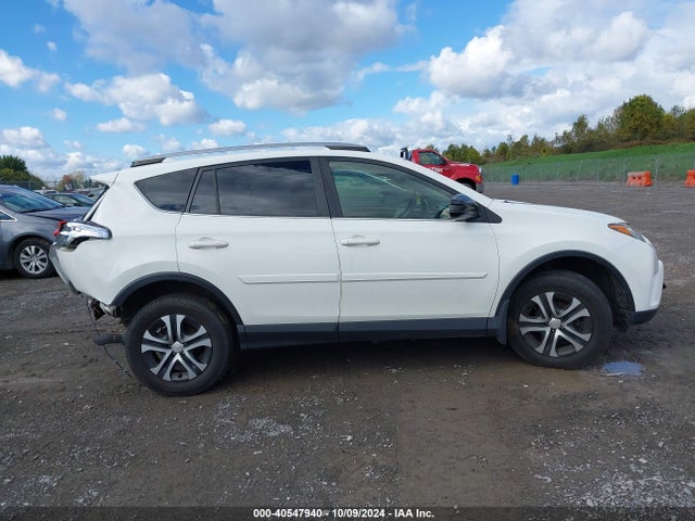 Toyota RAV4 LE 2017 JTMBFREV6HJ162592 Image 14