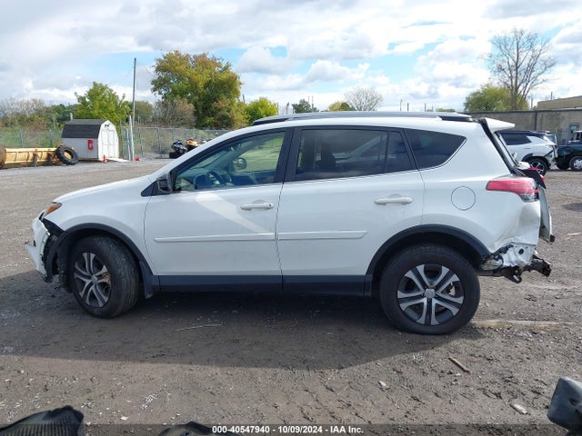 Toyota RAV4 LE 2017 JTMBFREV6HJ162592 Image 15