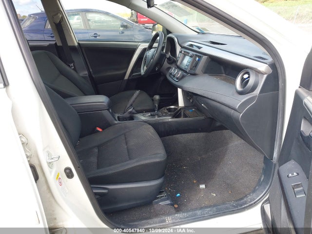 Toyota RAV4 LE 2017 JTMBFREV6HJ162592 Image 5