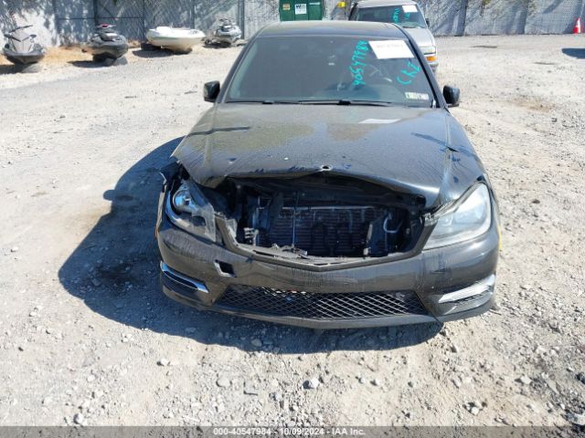 WDDGF8AB1ER321128 Mercedes-Benz C 300 Luxury 4matic/sport 4matic