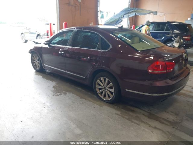 2013 VOLKSWAGEN PASSAT 1VWCH7A37DC040472 Photo 2