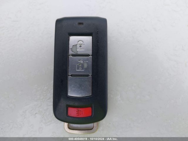 JA4AD3A31HZ057490 Mitsubishi Outlander Sel