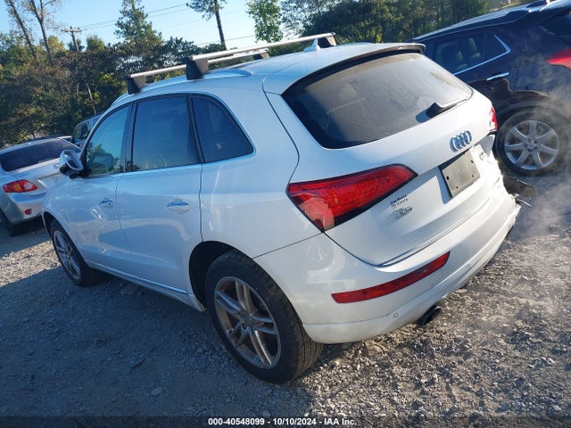 Audi Q5 2.0t Premium 2017 WA1C2AFP7HA093052 Image 3