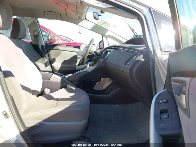 Toyota Prius Two 2015 JTDKN3DU2F1931675 Image 5