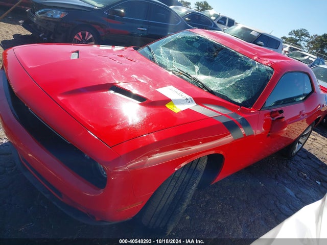 Dodge Challenger Sxt 2018 2C3CDZAG7JH327711 Image 2