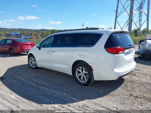 Chrysler Pacifica Touring Plus 2017 2C4RC1BG4HR832327 Image 3