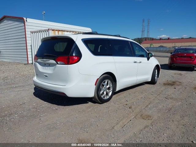 Chrysler Pacifica Touring Plus 2017 2C4RC1BG4HR832327 Image 4