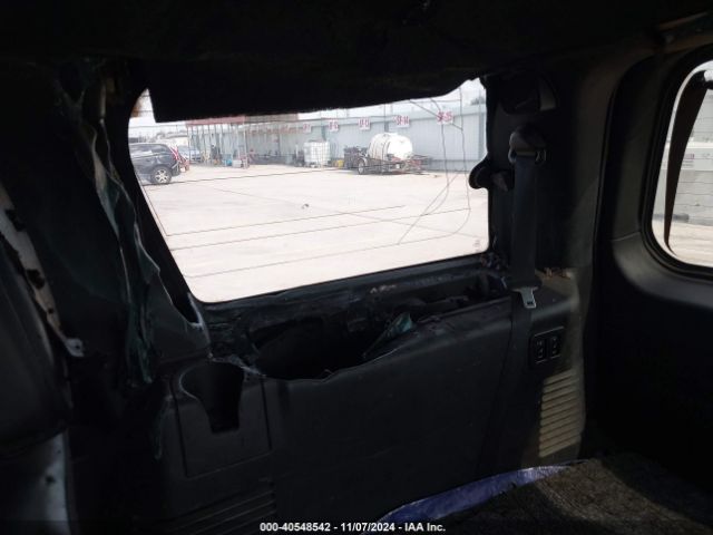 5LMJJ2HT4FEJ13823 Lincoln Navigator