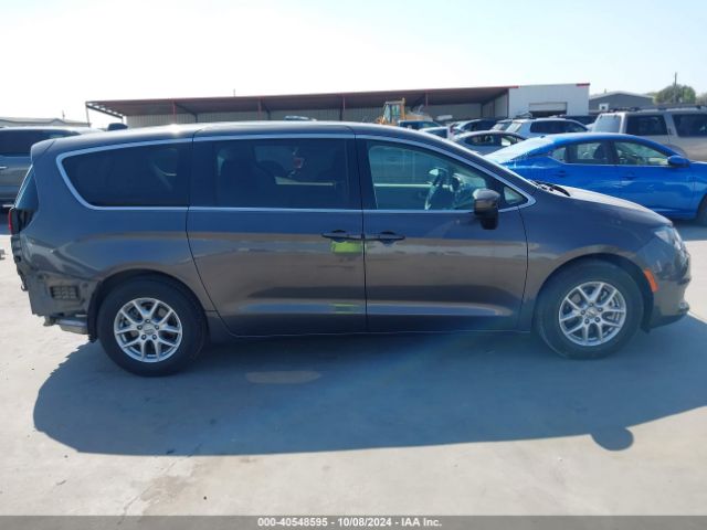 2C4RC1CG1NR229880 Chrysler Voyager Lx