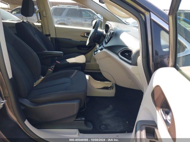 2C4RC1CG1NR229880 Chrysler Voyager Lx