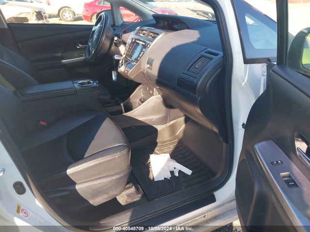 Toyota Prius V Four 2016 JTDZN3EU8GJ044287 Image 5