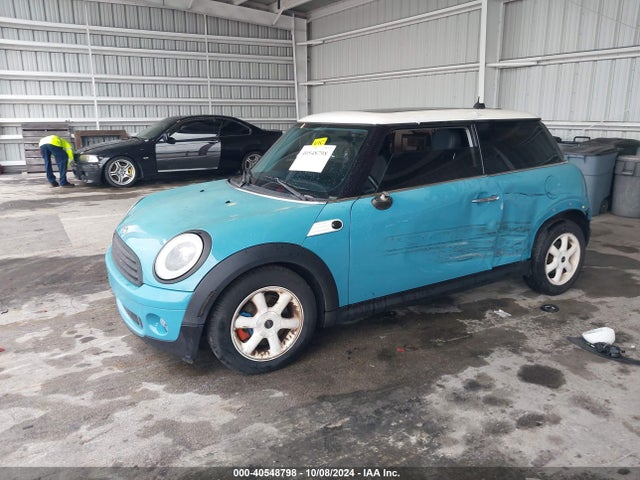 2009 MINI COOPER WMWMF33579TW79329 Photo 1