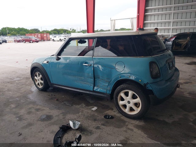 2009 MINI COOPER WMWMF33579TW79329 Photo 2