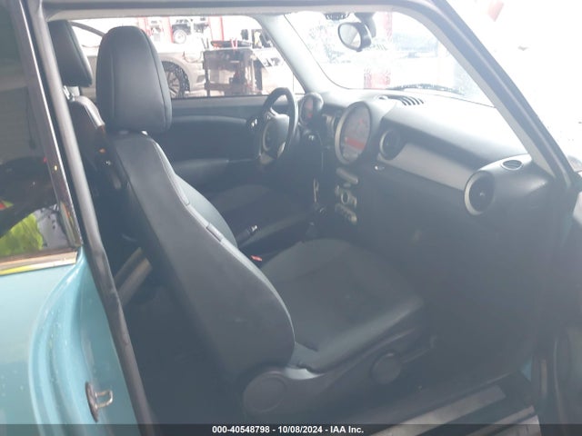 2009 MINI COOPER WMWMF33579TW79329 Photo 4